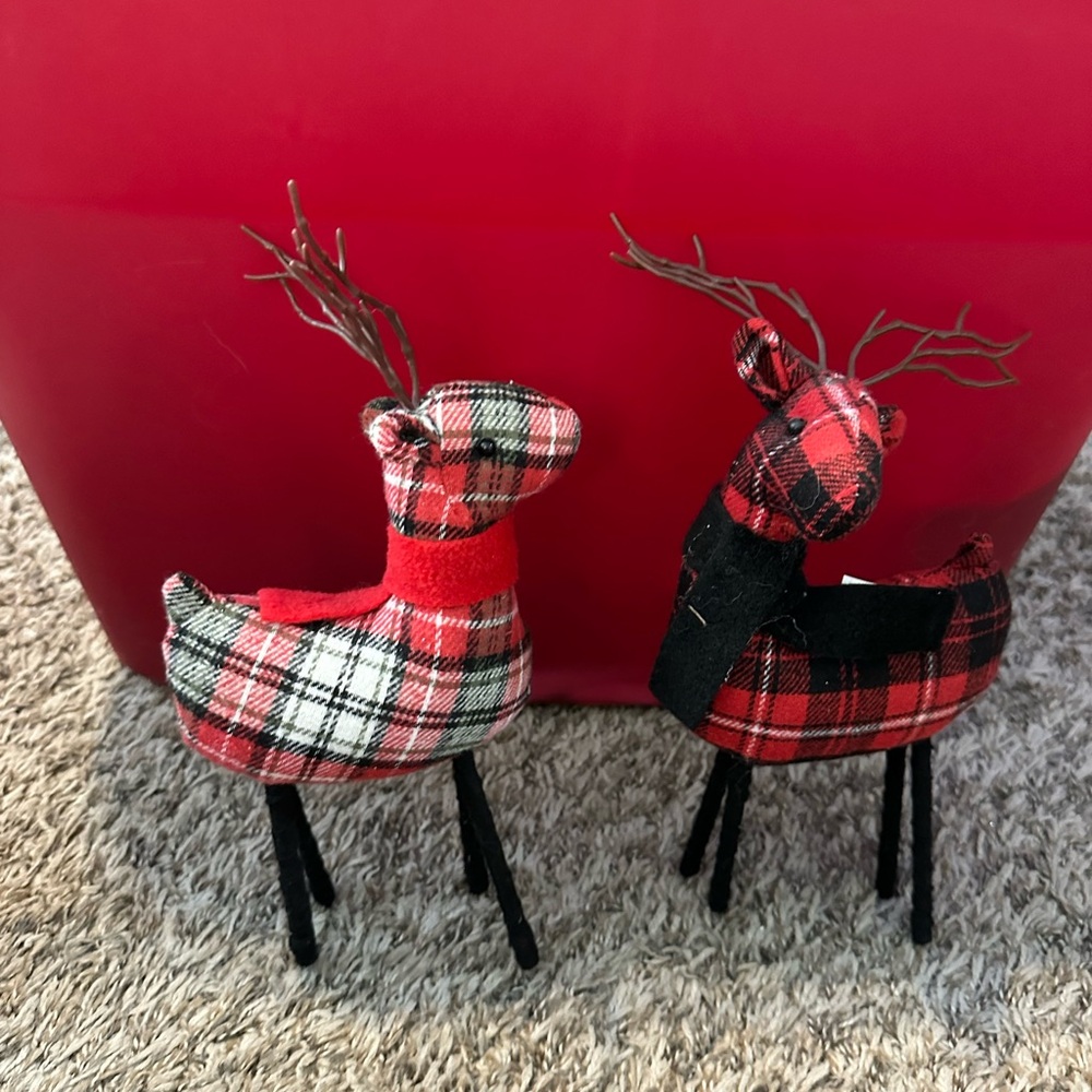 Plaid Reindeer Holiday Decor Set